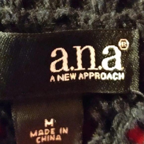 a.n.a A New Approach Black Crochet Knit Long Sleeve Sweater | Size Medium - Picture 4 of 6